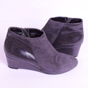 Aquatalia Womens Italian Judith Suede Classic Snake Print Ankle Wedge Bootie 7.5